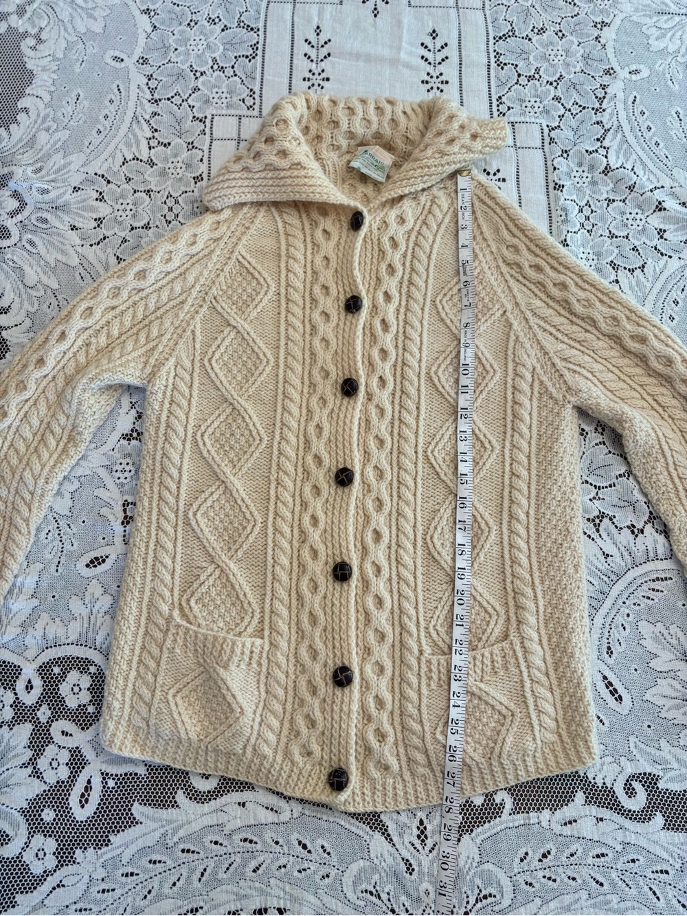 Vintage Carraig Donn 100% Wool Irish Aran Cable Knit Cardigan Sweater. - Picture 6 of 7